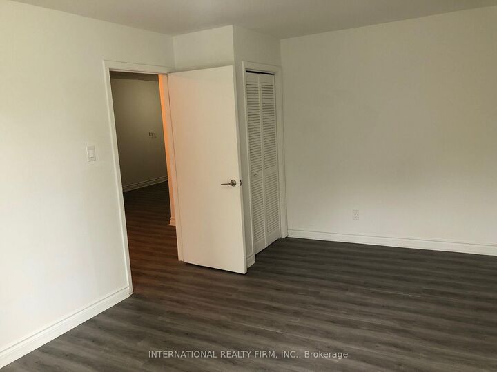 Property Photo: 274 George Street 2A ON M5A 2N1