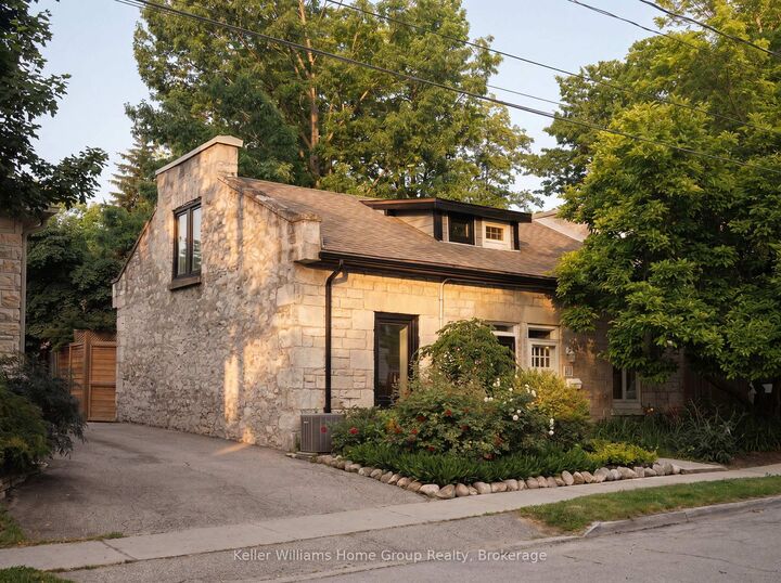 Property Photo:  61 Essex Street  ON N1H 3K9 
