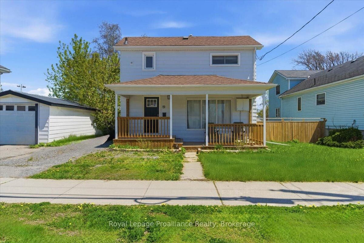 Property Photo:  19 Boswell Street  ON K8P 3K7 