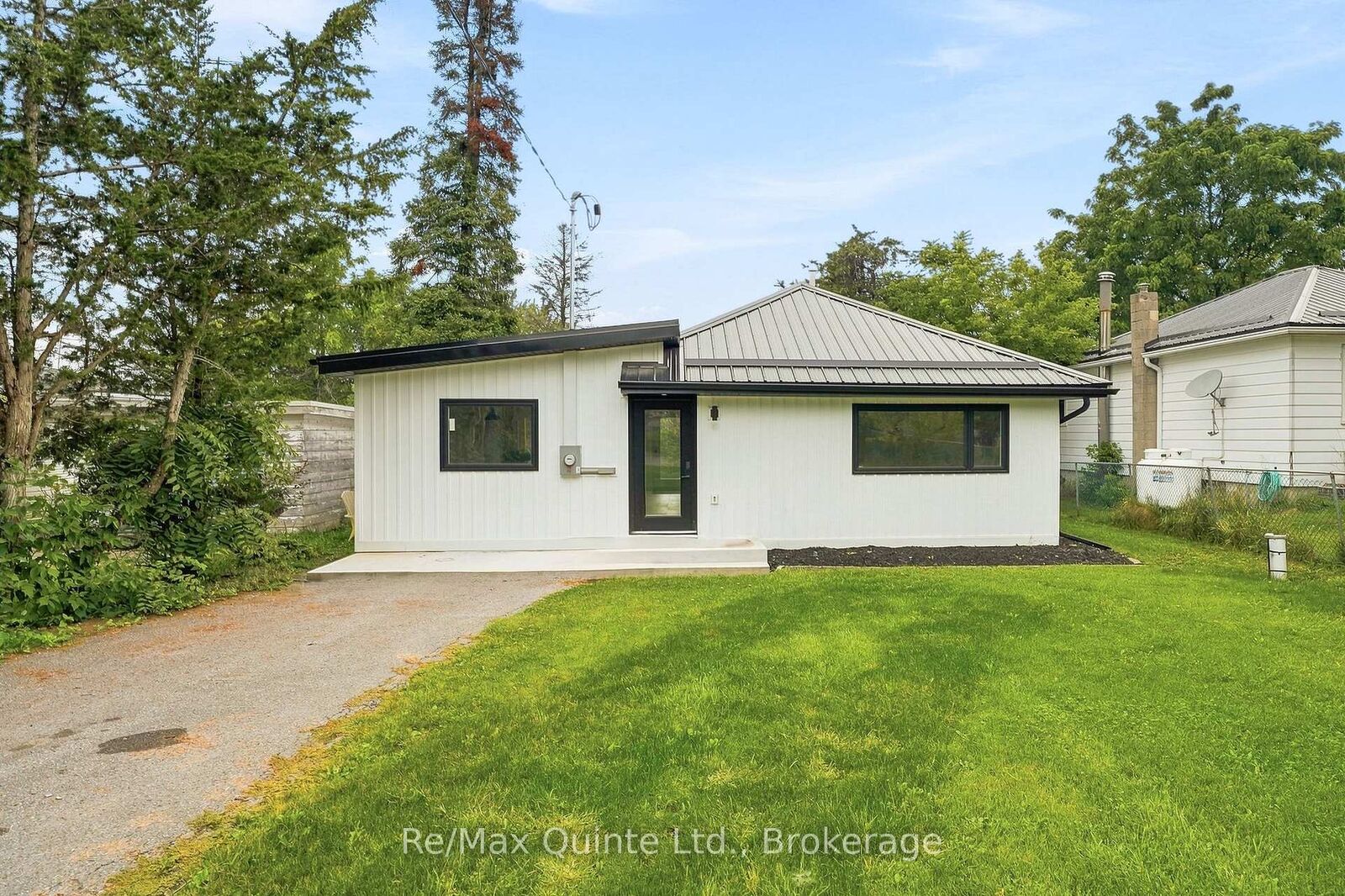 Property Photo:  417 County Road 28 N/A  ON K8P 3J1 