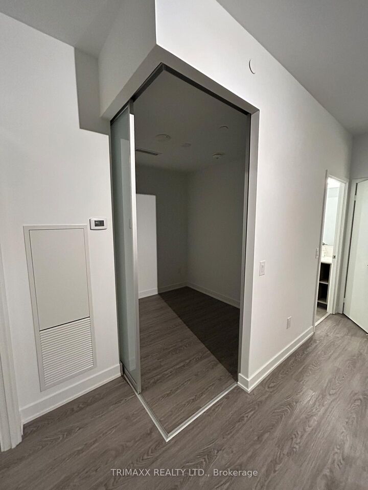 Property Photo:  3005 Pine Glen Road 311  ON L6M 5P5 