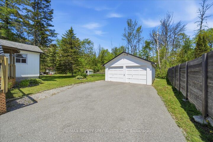 Property Photo:  644 Rose Lane  ON L9S 2H5 