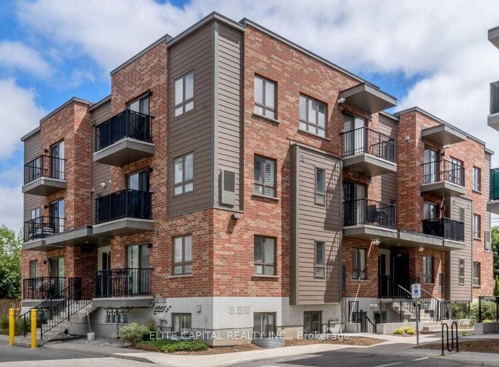 Property Photo:  361 Lancaster Street W A6  ON N2H 0C1 
