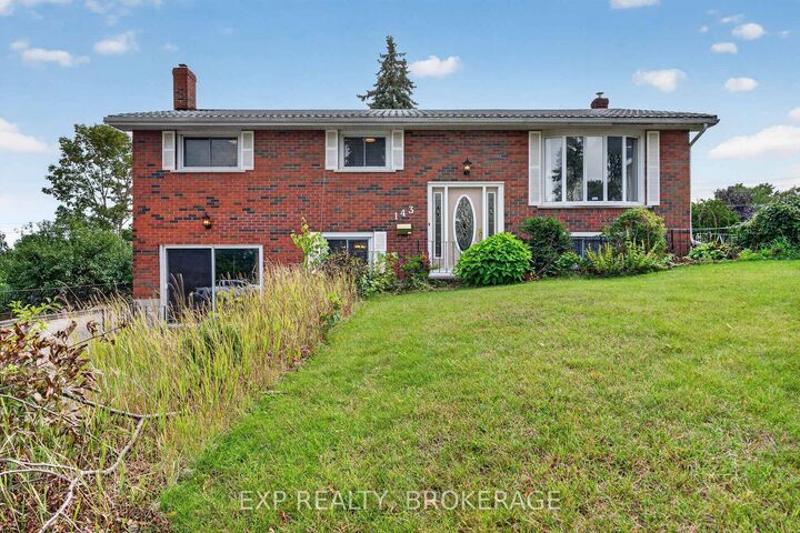 Property Photo:  143 Morenz Crescent  ON K7K 2X4 