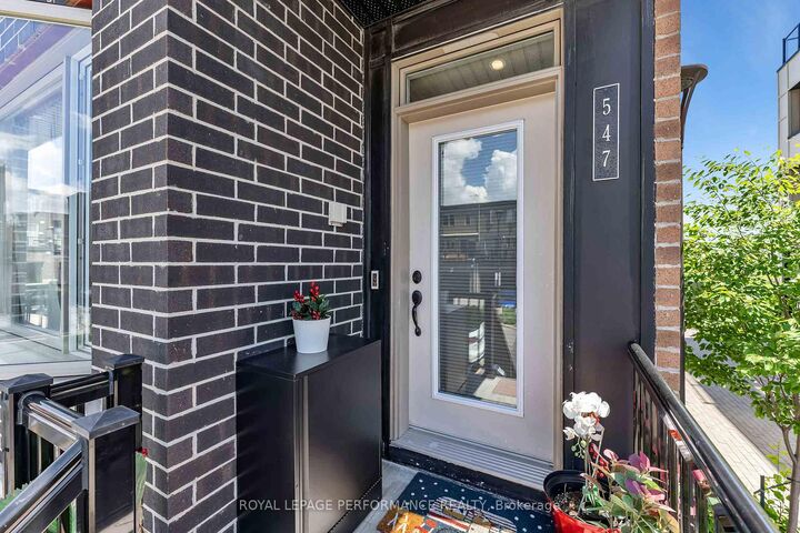 Property Photo:  547 Ozawa Private  ON K1K 4Z8 