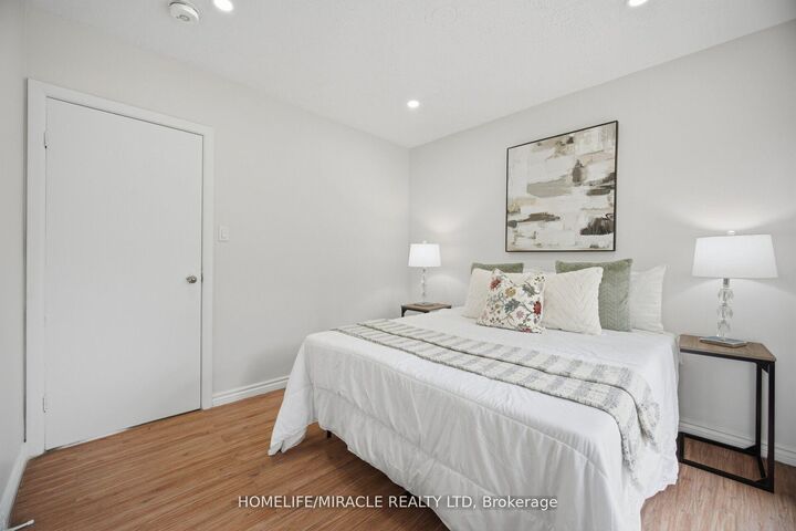 Property Photo:  199 Allen Street E  ON N2J 1J9 
