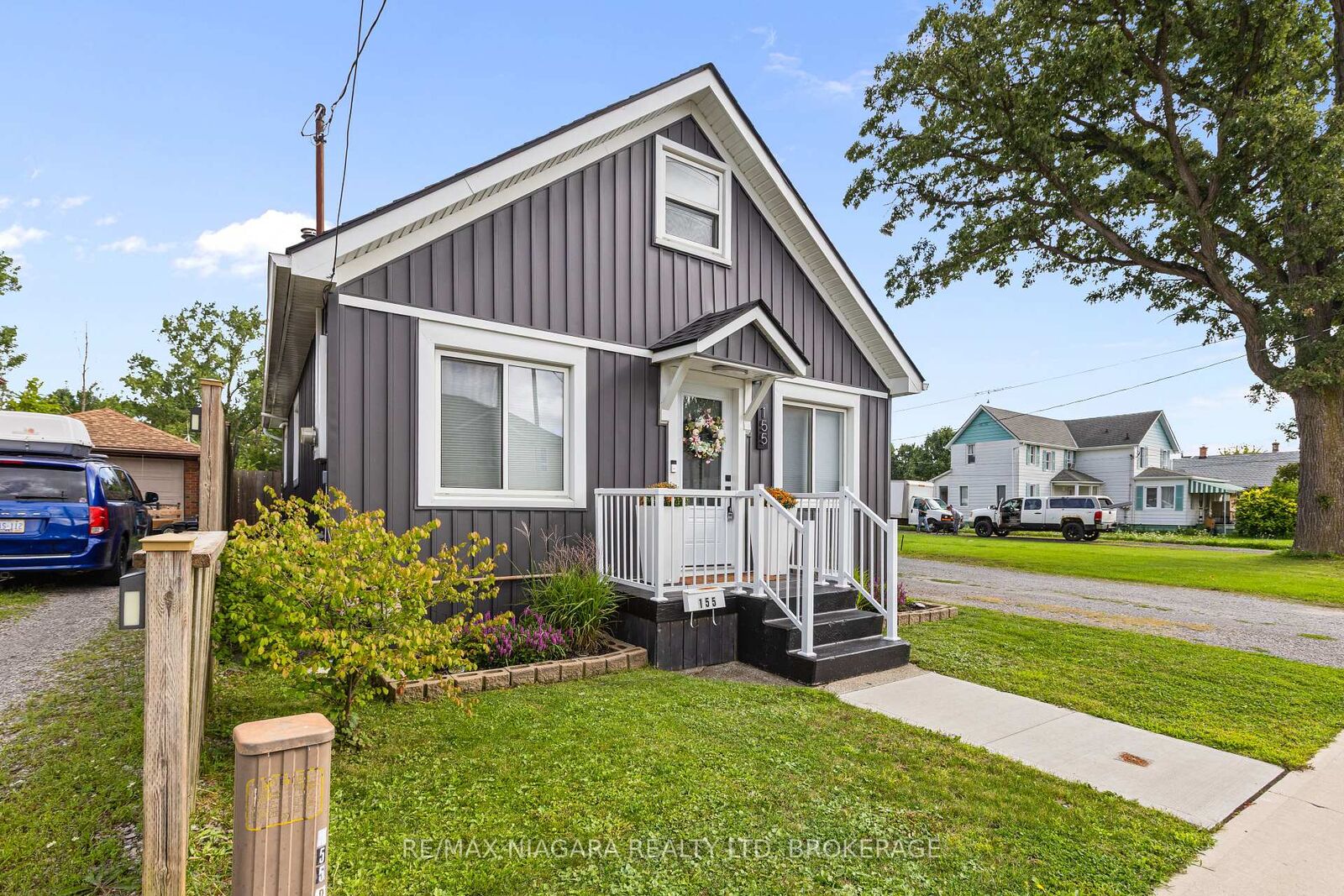 Property Photo:  155 Broadway Street  ON L3C 5L6 
