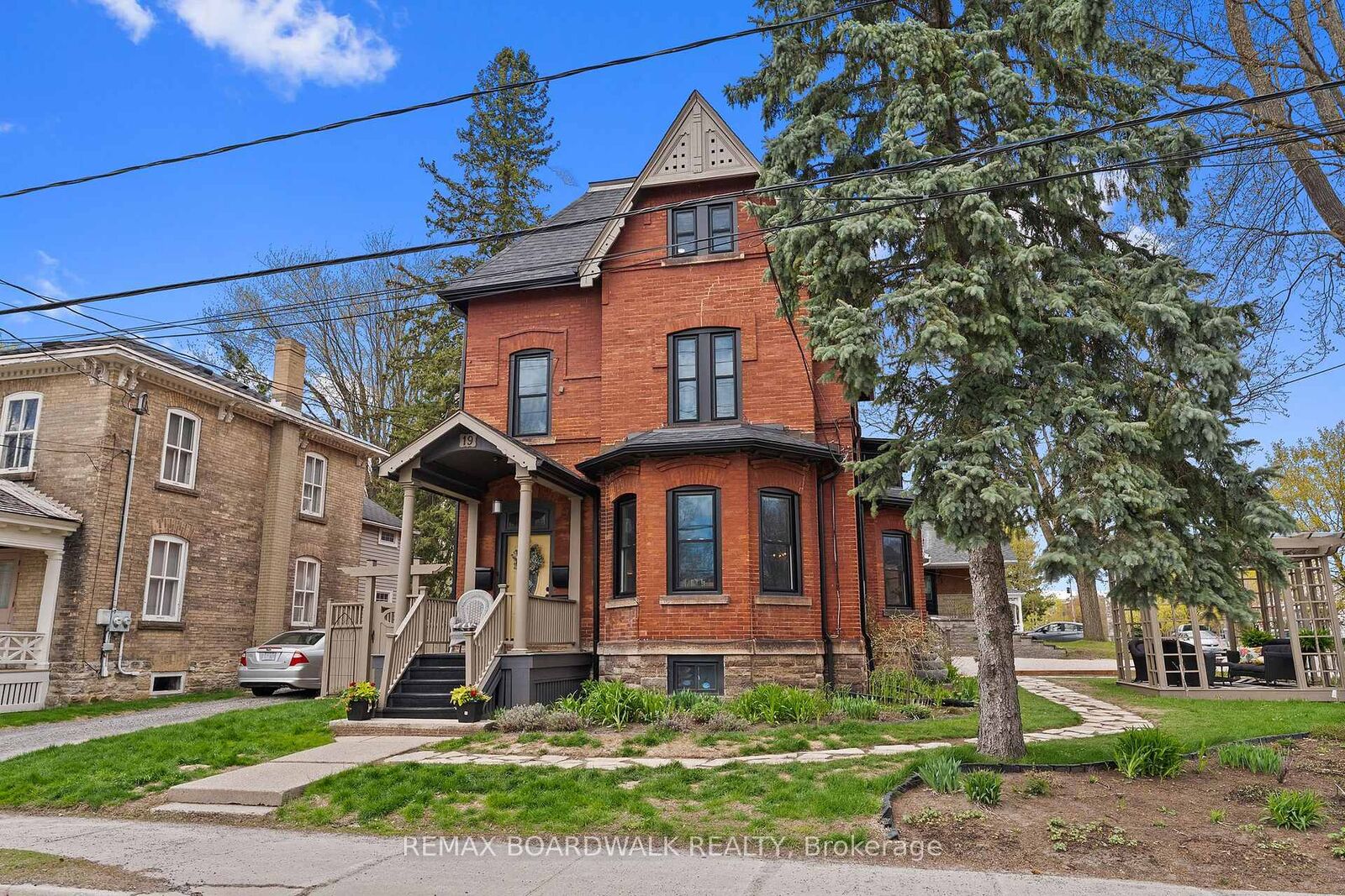 Property Photo:  19 North Street  ON K7H 2S4 