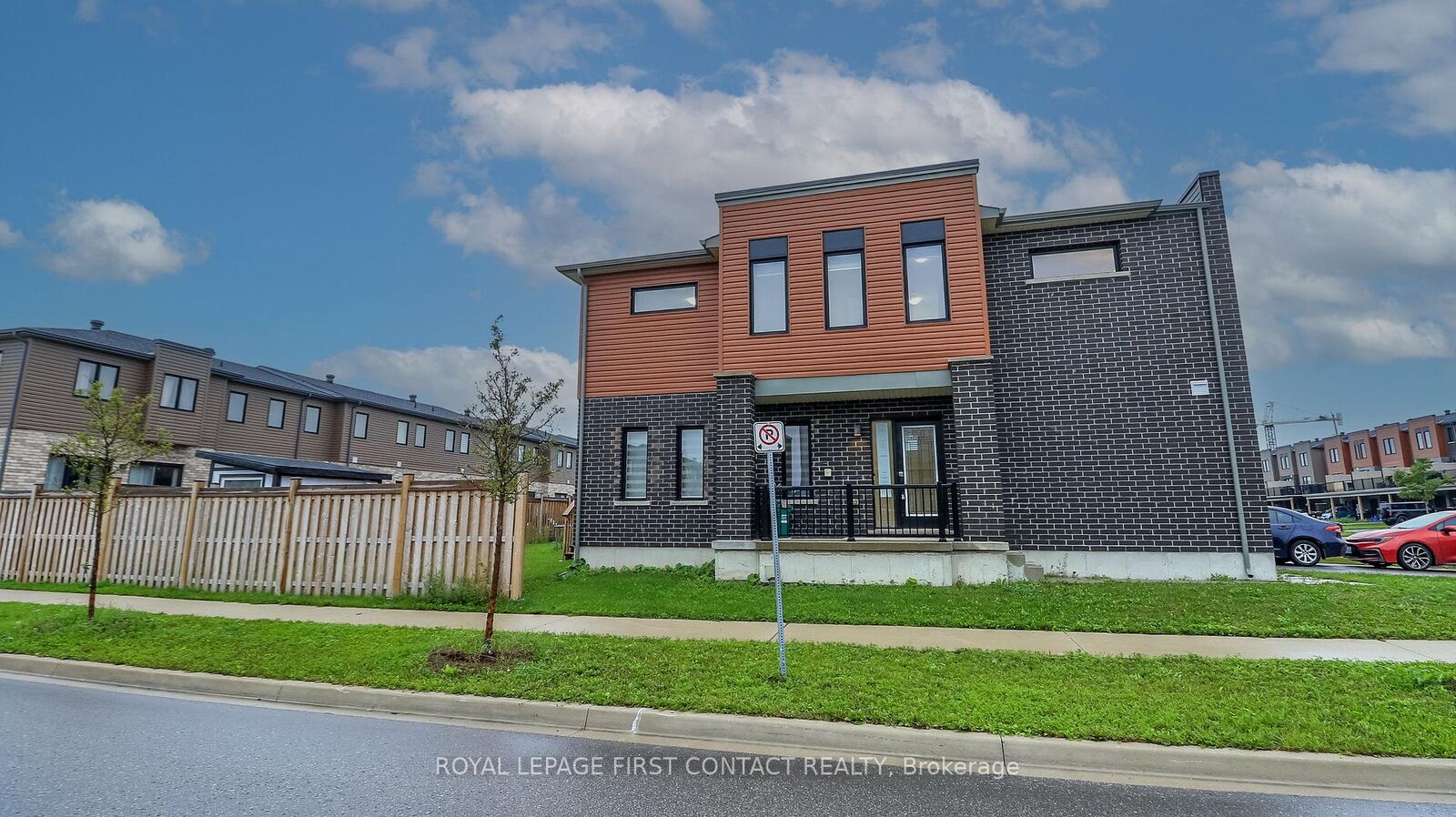 Property Photo:  92 Fairlane Avenue  ON L9J 0M9 