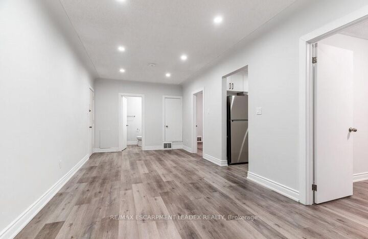 Property Photo:  598 Upper James Street A  ON L9C 2Y8 