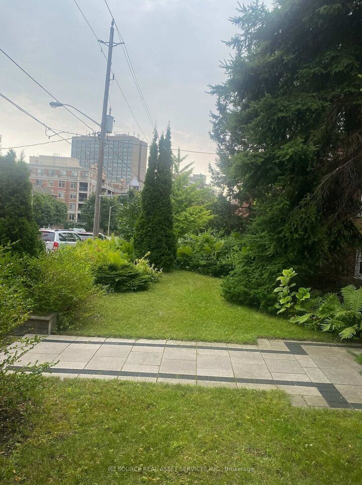 Property Photo:  2675 Bloor Street W 12  ON M8X 1A4 