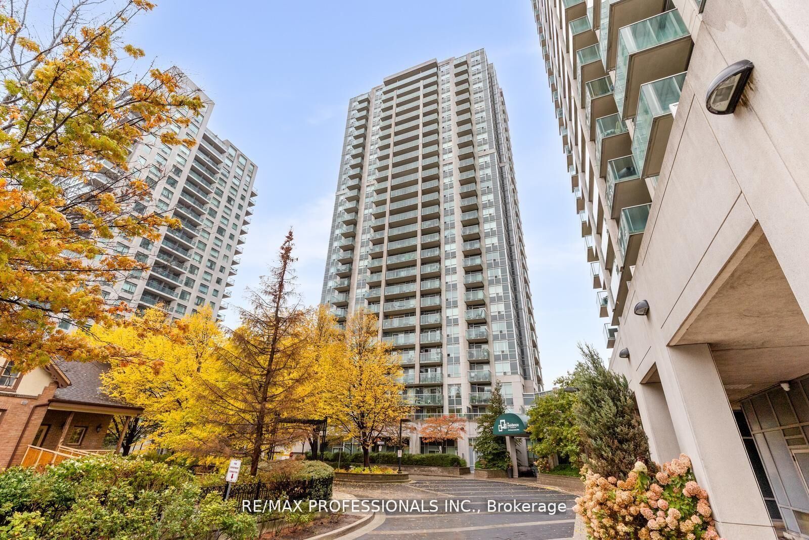 Property Photo:  18 Harrison Garden Boulevard 706  ON M2N 7J7 