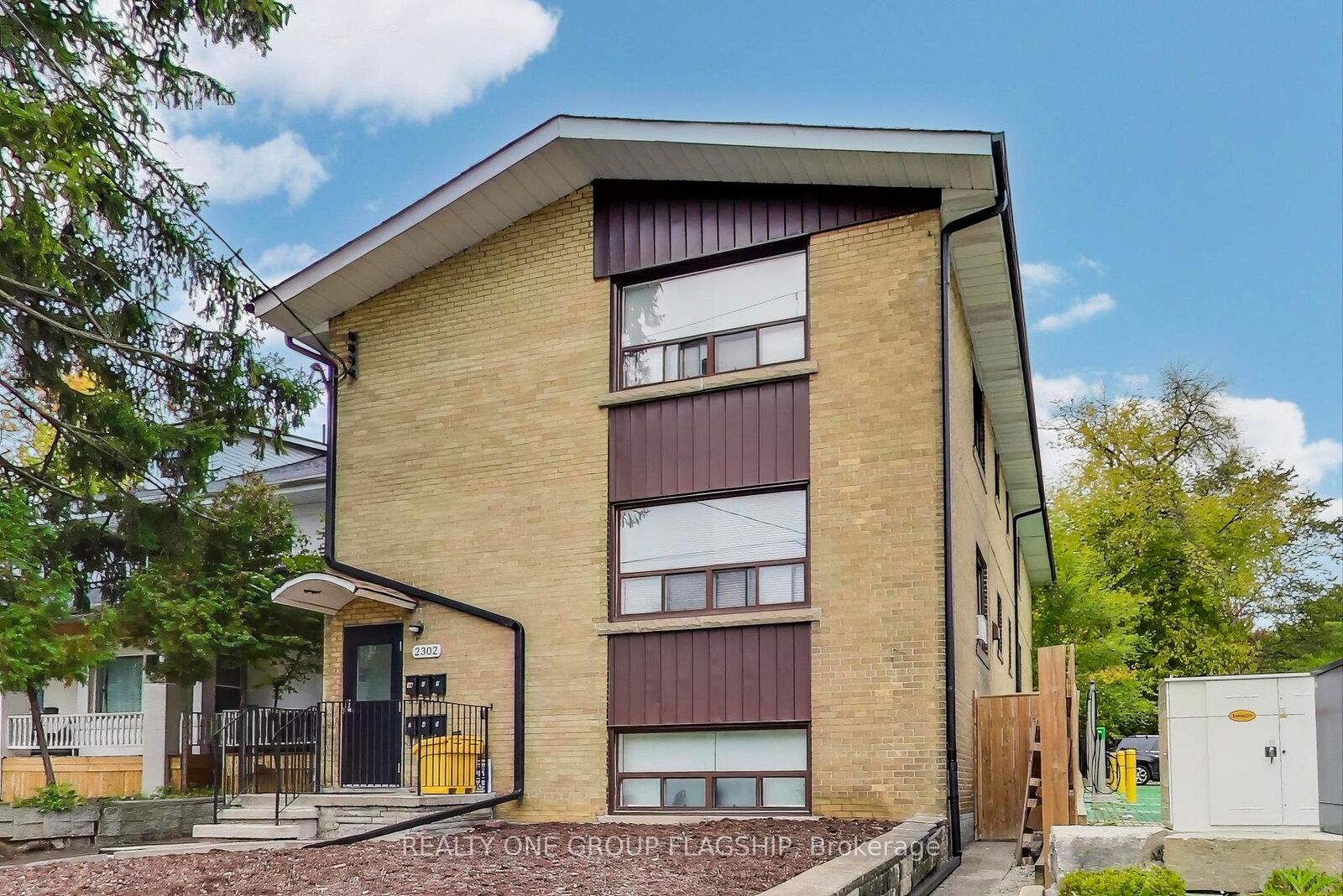 Property Photo: 2302 Lake Shore Boulevard W 1A ON M8V 1B4