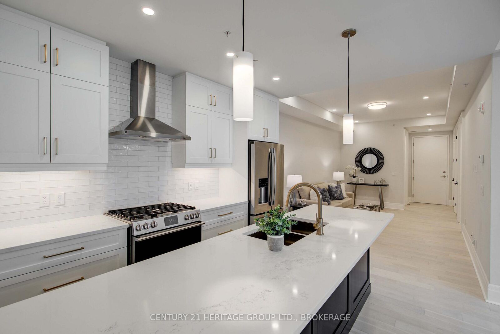 Property Photo: 129 South Street 607 ON K7G 1A1