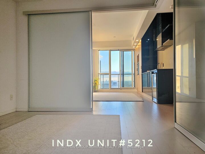 Property Photo: 70 Temperance Street 5212 ON M5H 4E8