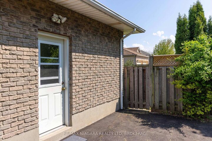 Property Photo:  29 Granada Drive  ON L2N 2S4 