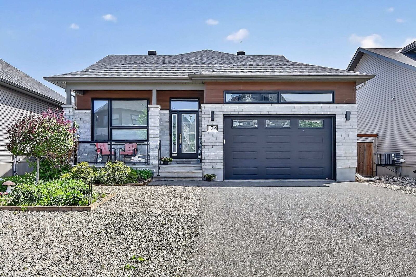 Property Photo:  124 Lyon Street  ON K0A 1W0 