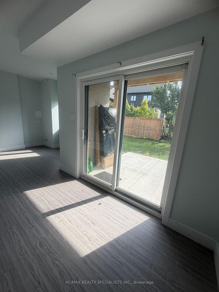 Property Photo:  45 Ferris Circle Lower  ON N1G 0H2 