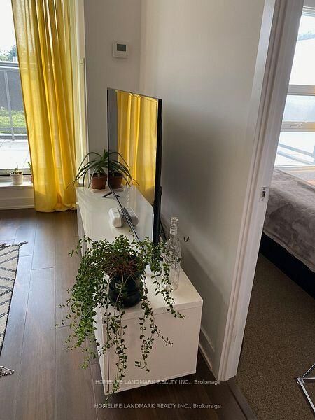 Property Photo:  160 Flemington Road 321  ON M6A 0A9 