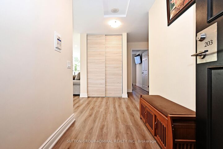 Property Photo:  91 Townsgate Drive 203  ON L4J 8E8 