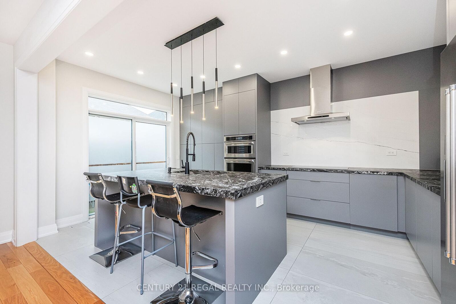 Property Photo:  13 Neilly Terrace  ON L3Z 4K9 