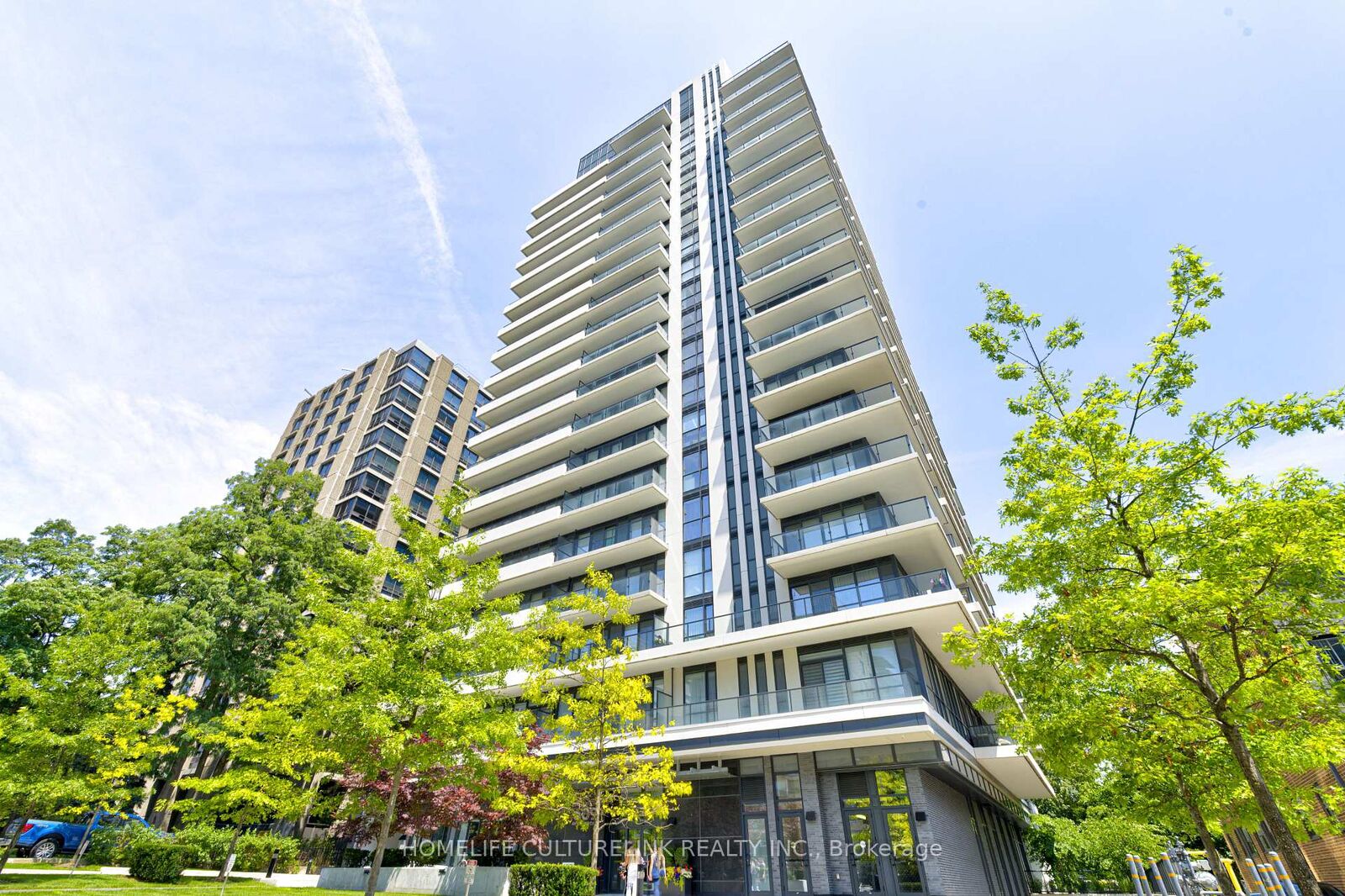 Property Photo:  609 Avenue Road 1704  ON M4V 0B1 