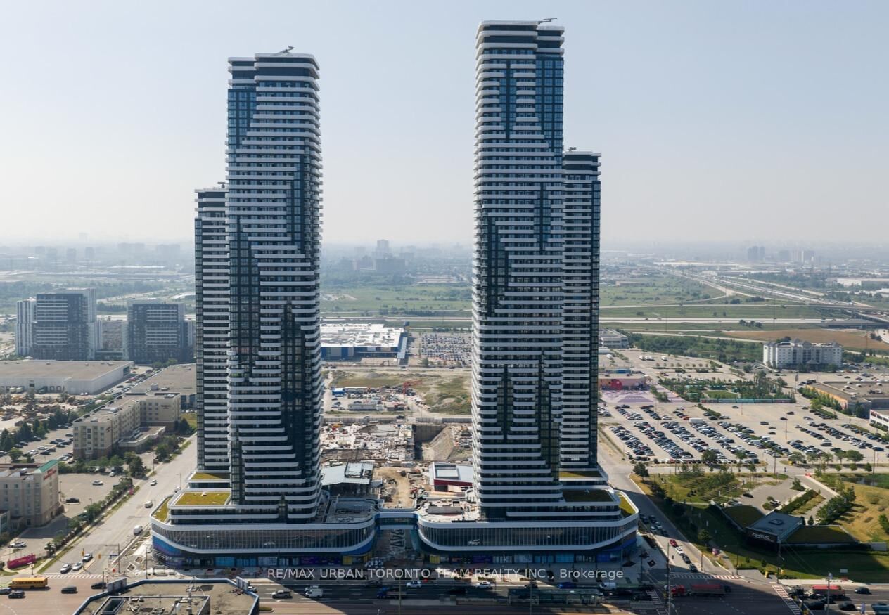 Property Photo:  8 Interchange Way 1108  ON L4K 5Z7 