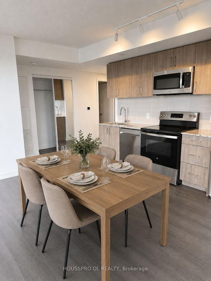 Property Photo:  4000 Eglinton Avenue W 1010  ON M9A 4M2 