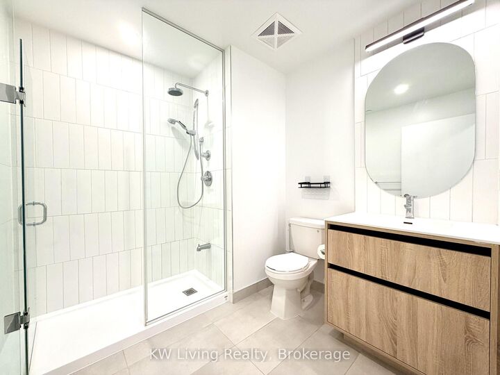 Property Photo:  8 Beverley Glen Boulevard D-323  ON L4J 0L5 