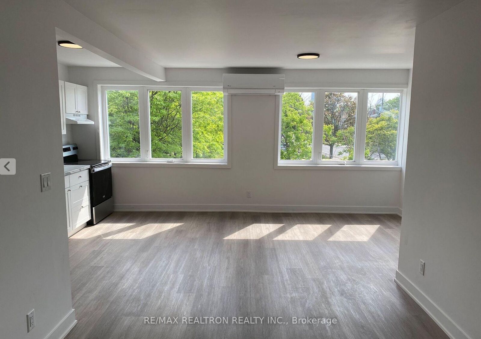 Property Photo:  409 Royal York Road S 02  ON M8Y 2R8 
