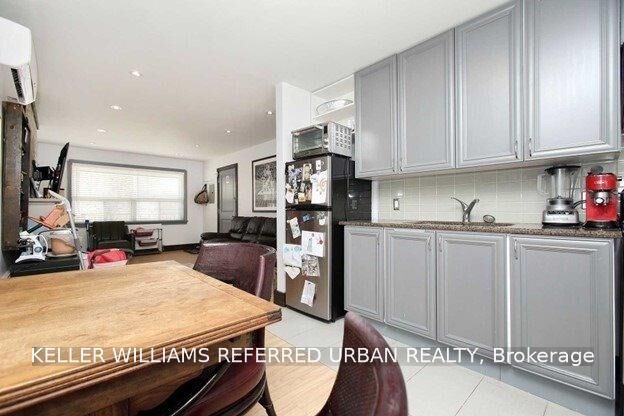 Property Photo:  2286 Dufferin Street Main  ON M6E 3S3 
