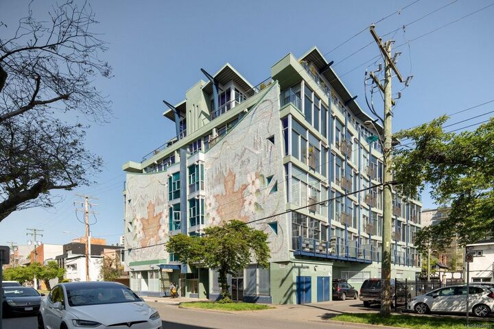 Property Photo:  1061 Fort St #511  BC V8V 5A1 
