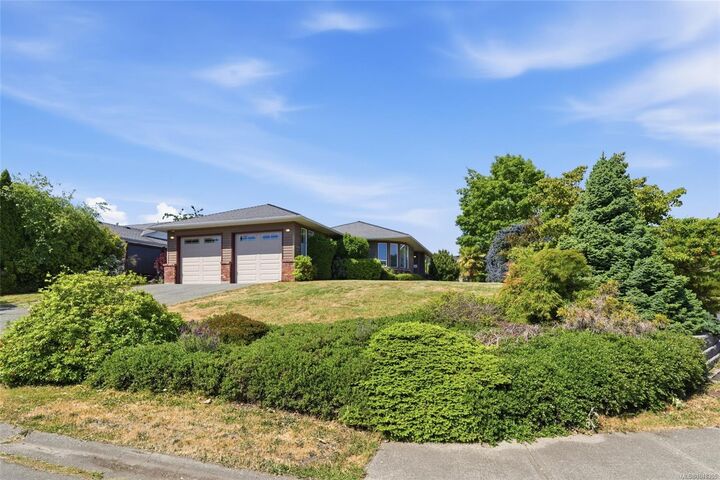 Property Photo:  788 Stanhope Rd  BC V9P 1B5 