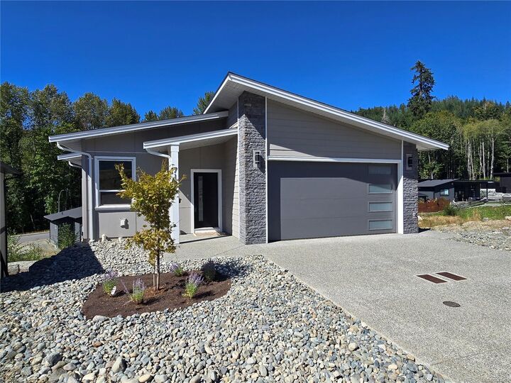 Property Photo:  7146 Elkridge Rd  BC V0R 2G0 