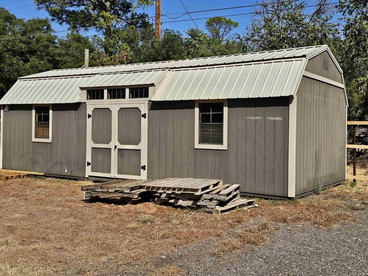 Property Photo:  617 E Third Street  TX 76354 