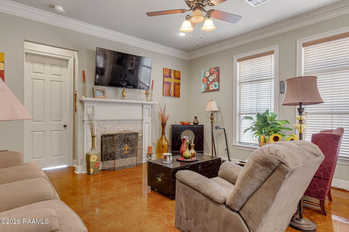 Property Photo:  111 Villa Park Lane  LA 70508 