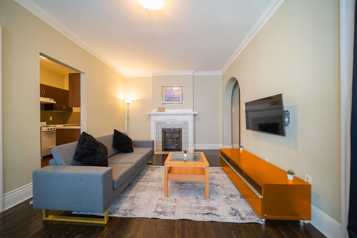 Property Photo:  935 Jervis Street 4  BC V6E 2B5 