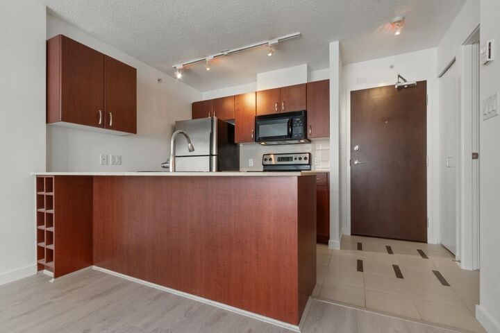 Property Photo:  610 Granville Street 2606  BC V6C 3T3 