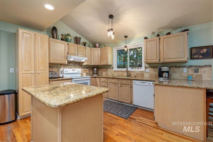 Property Photo: 2887 S Snowflake Dr ID 83706