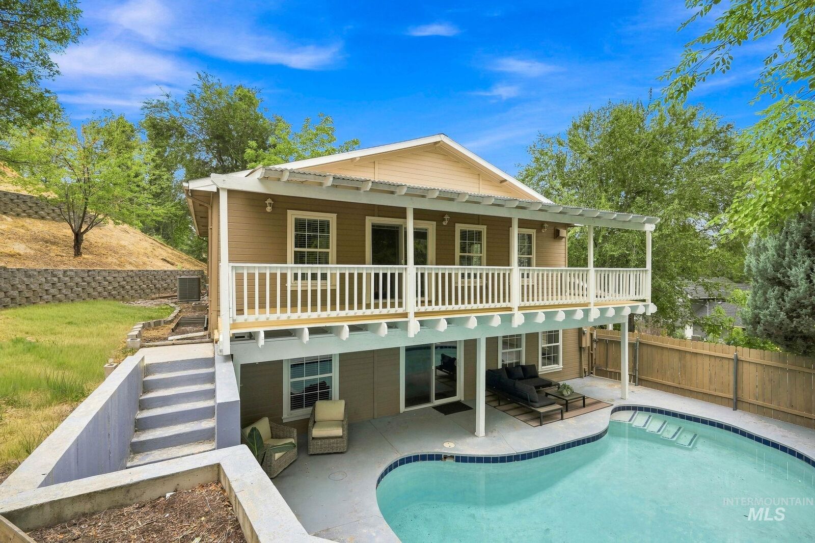 Property Photo: 2442 W Hill Rd ID 83702