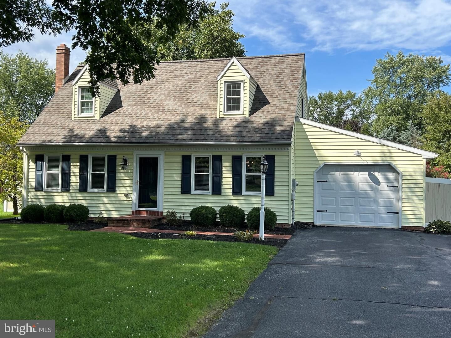 Property Photo:  27 Gwen Circle  PA 17547 