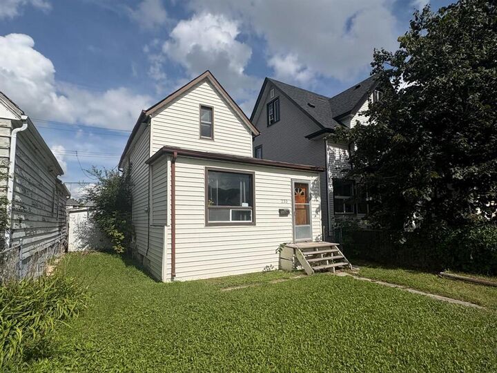 Property Photo:  233 Polson Avenue  MB R2W 0M9 