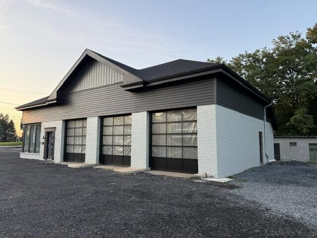Property Photo: 1727 Scalp Ave PA 15904