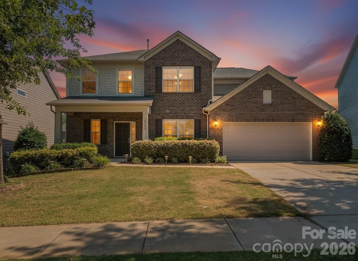 Property Photo: 10433 Honeyfur Court NC 28278