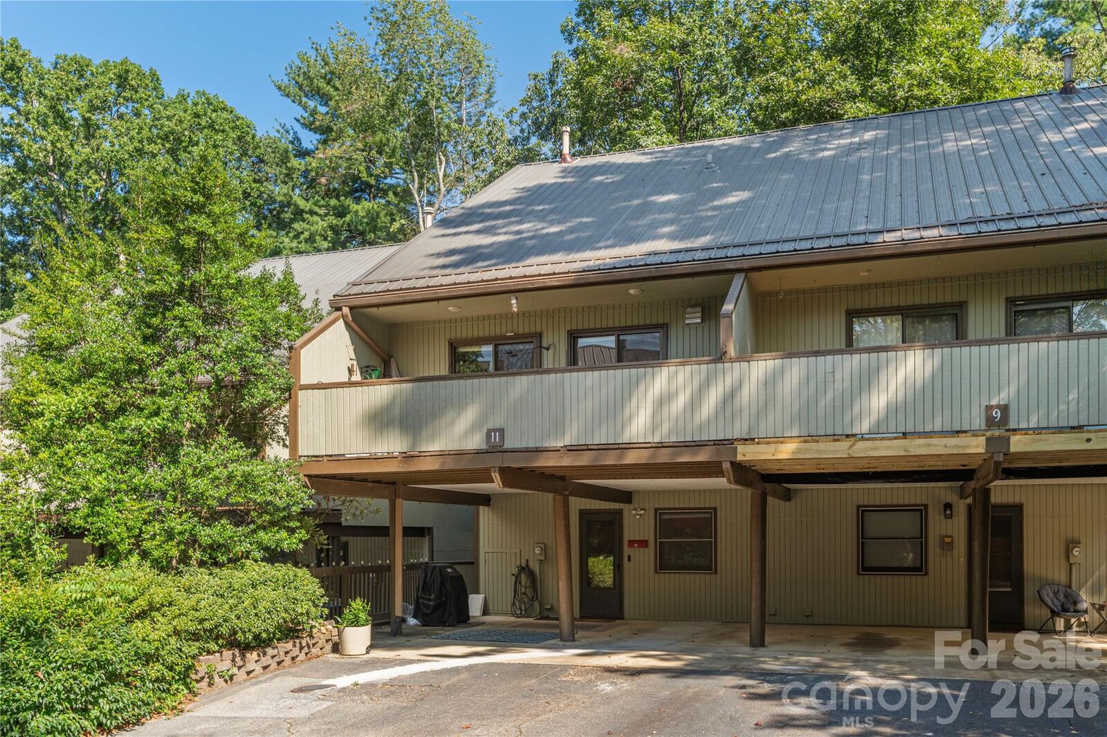 Property Photo:  11 Maple Ridge Lane  NC 28806 