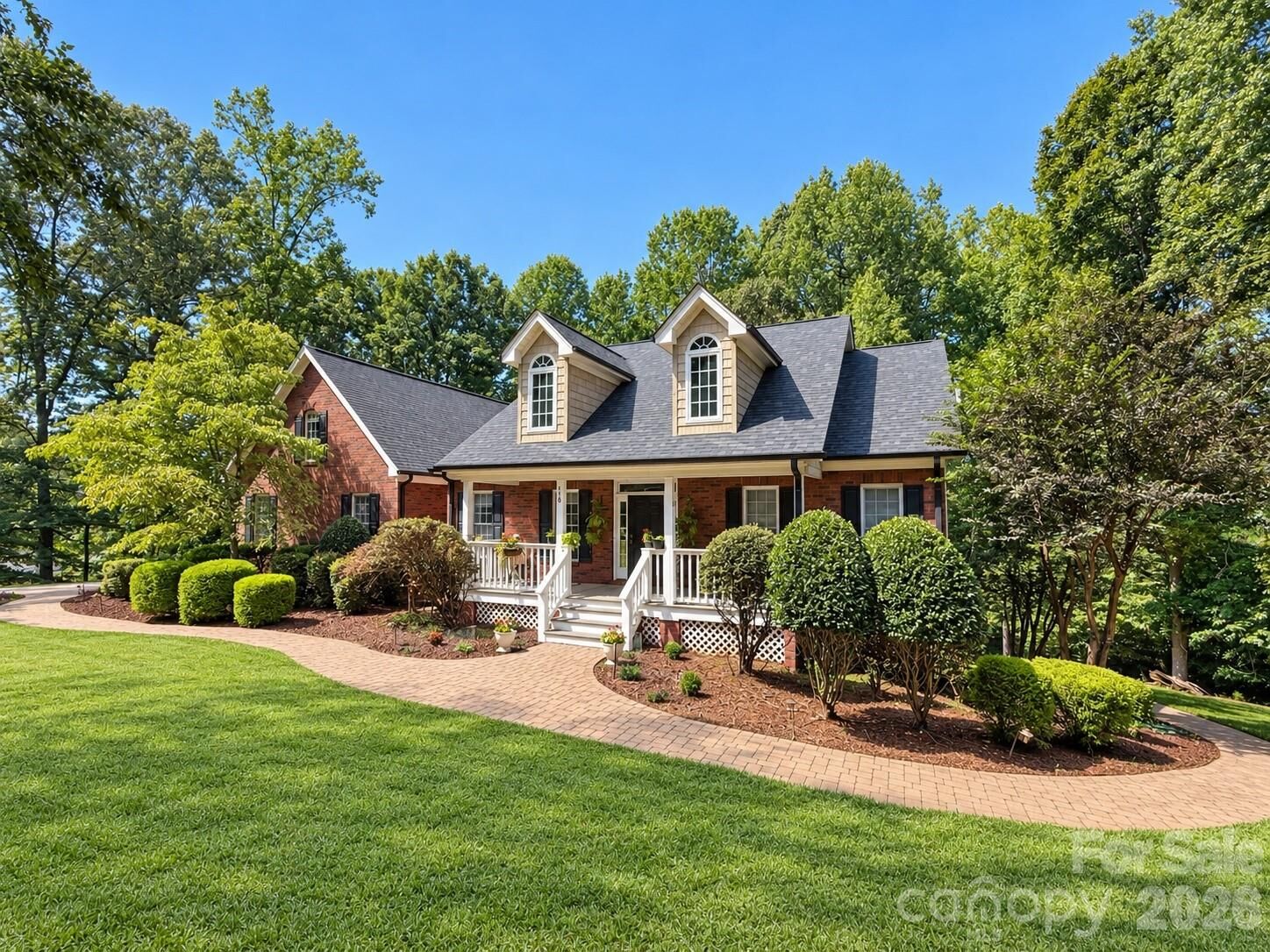Property Photo: 118 Tayport Drive NC 28166