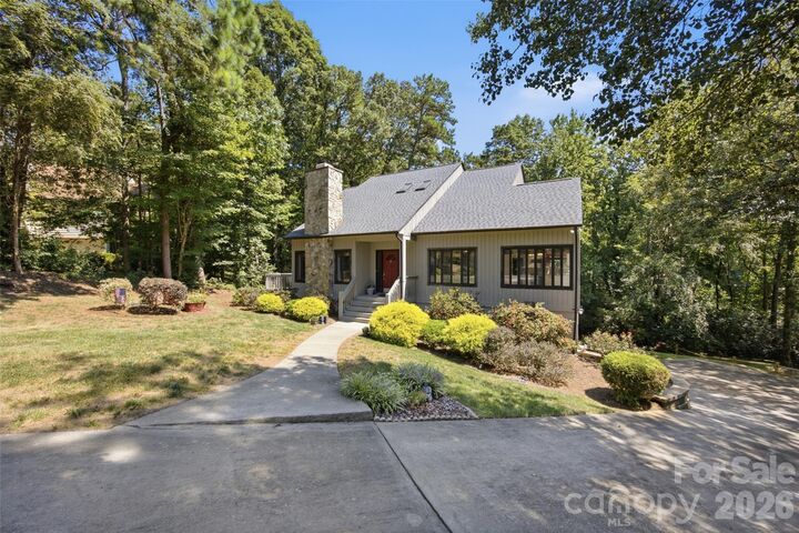 Property Photo: 13432 Windward Cove NC 28278