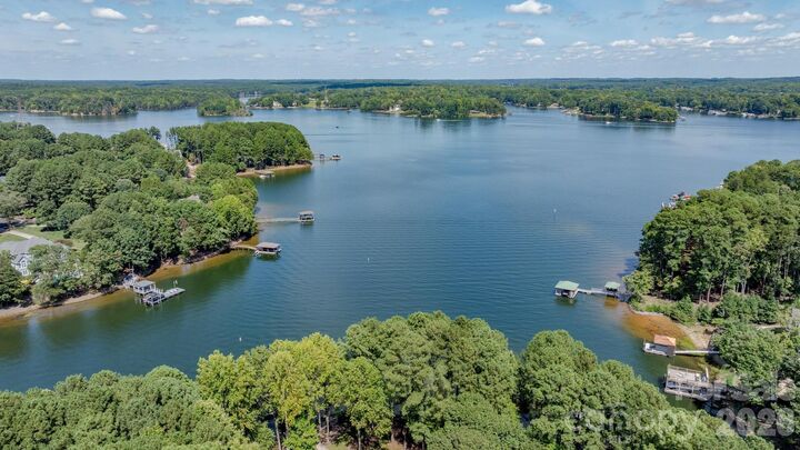 Property Photo: 2427 Wellesbourne Lane 67 NC 28673