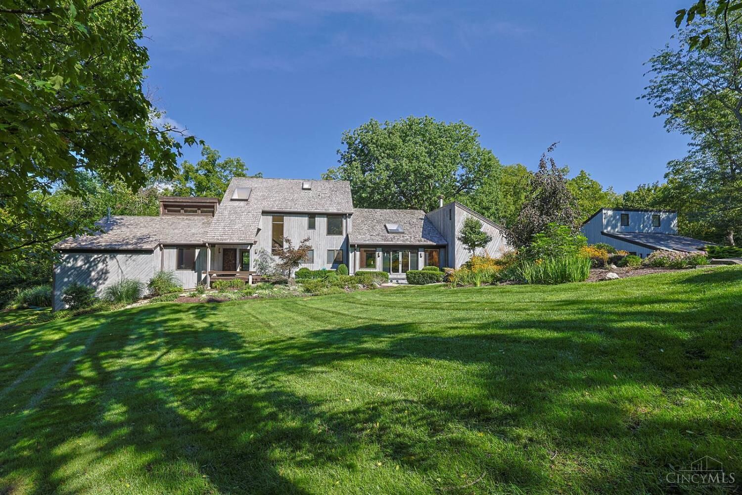 Property Photo: 4805 Drake Road OH 45243