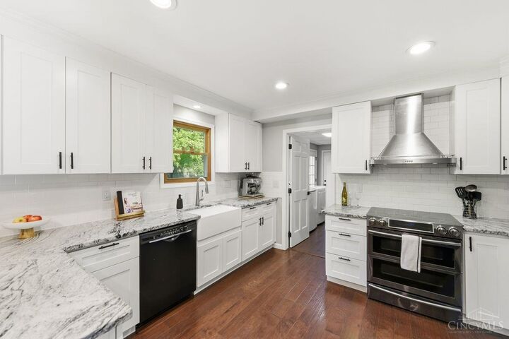 Property Photo:  9985 Meadow Hills Drive  OH 45241 